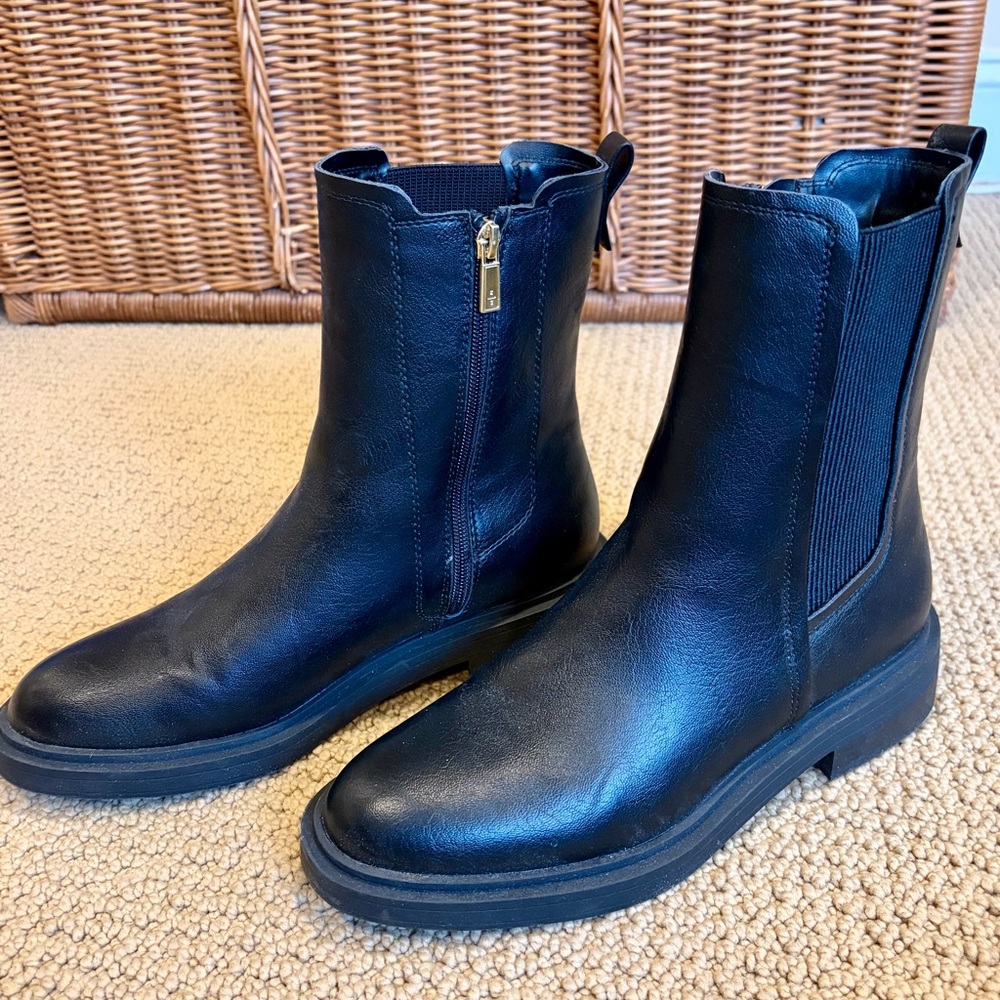 Kenneth Cole Reaction Anabelle Chelsea Boots